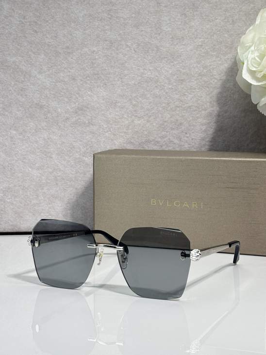 Picture of Bvlgari Sunglasses _SKUfw79759915fw